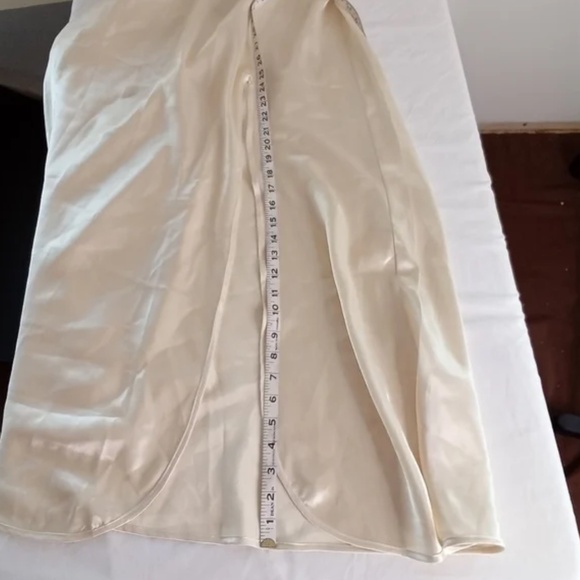 Victoria's Secret Vintage Gold Label Full Length Wide Sweep Nightgown Cream L - Picture 10 of 14